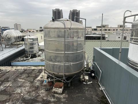 東誠水電行 - 水塔管路整理&加裝加壓馬達