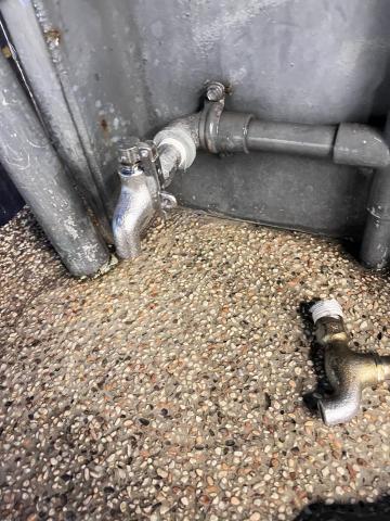 鄭耀崇 - 更換水龍頭