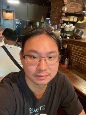 提供烏克麗麗服務的專家Chiu Nien