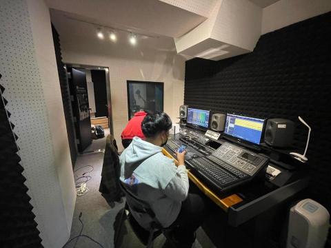 Santi音樂工作室 - 錄音室單曲製作照