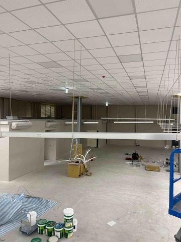 梁育寰 - 樂購廣場旁的線槽施工