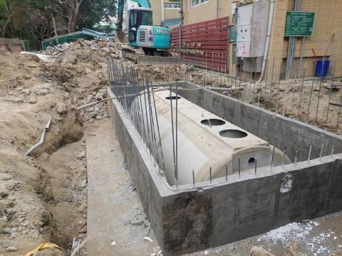 玉興開發有限公司 - 汙水槽安裝