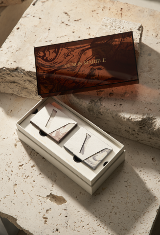 陳羿勳 - VENUS MARLE 6色眼影盤情人節禮盒
執行項目：產品設計/包裝設計/商業攝影