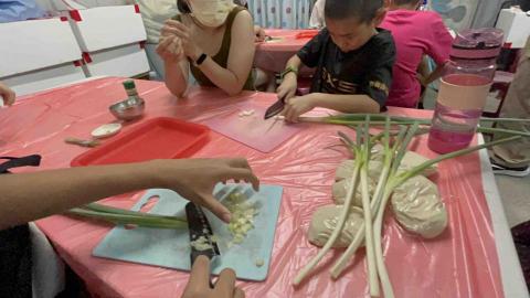 羽球、伴讀、課後照顧老師 - 