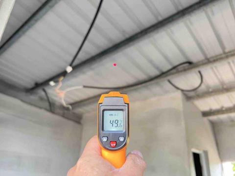 邱士育 - 鐵皮屋頂未石英珊泥隔熱漆的溫度