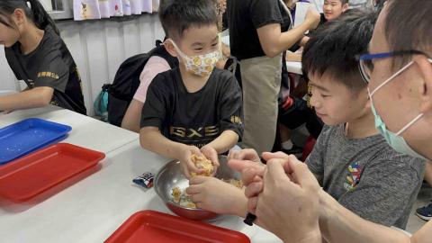 羽球、伴讀、課後照顧老師 - 