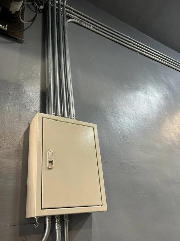 魏華建 - 舊屋電箱更新電管配設明管