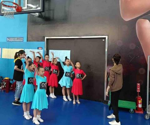 有光的孩子舞蹈空間 - 賽場邊練習