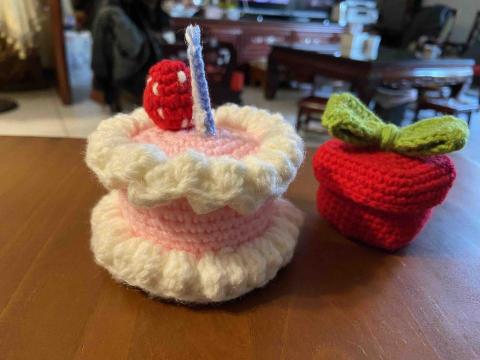 莊詠婕 - 生日蛋糕與禮物盒