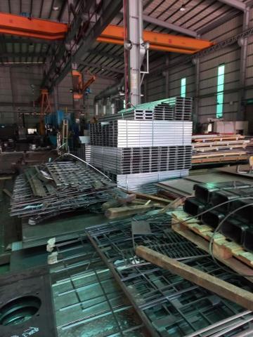 仁翔工作室 - 鐵板鐳射切割