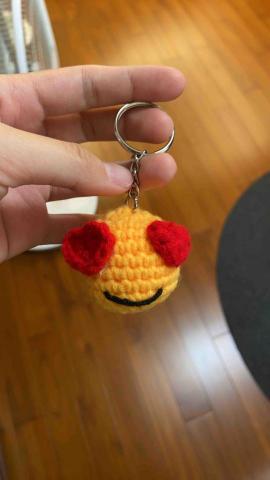 莊詠婕 - 愛心表情符號吊飾