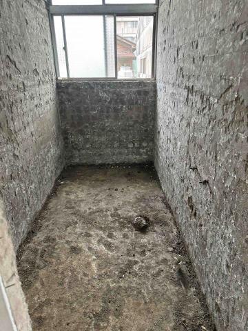 宇成工程行 - 廁所磁磚剔除地面見底 