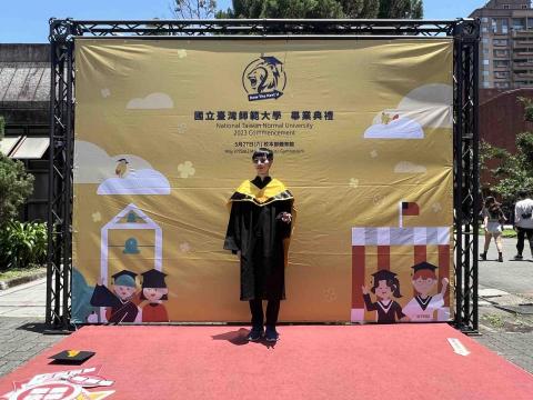 提供高中化學服務的專家Jim