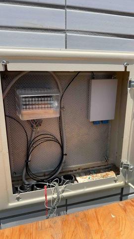 元宇通訊工程行 - 光纖熔接，30p電纜端子板怖放安裝