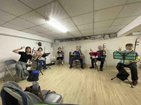 蘇道恩 - 與成人團體班學生合影