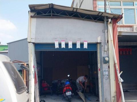 ✨️家萱工班✨️ - 拆壞掉雨棚（完成施工）