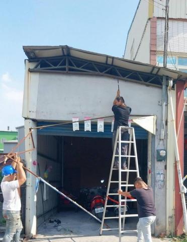 ✨️家萱工班✨️ - 拆壞掉雨棚（施工中）