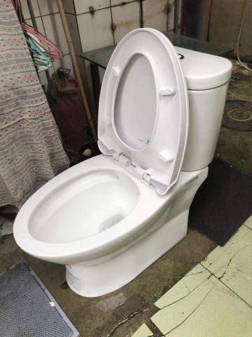 呈億水電工程 - 馬桶安裝