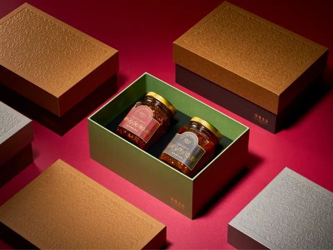 朱祥逸 - DIN YUE 雙醬禮盒：
・禮盒設計
・貼標設計
・攝影企劃