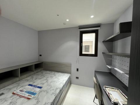 阿逸 - 素面壁紙