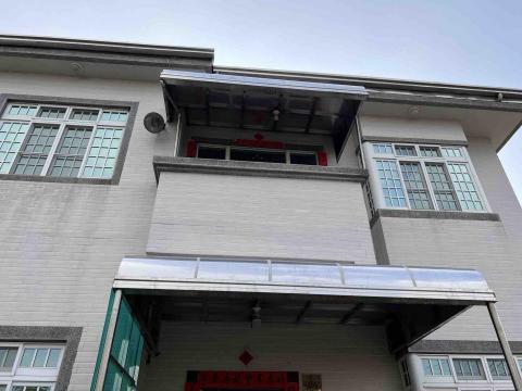 鑫佑工程行 - 白鐵採光罩