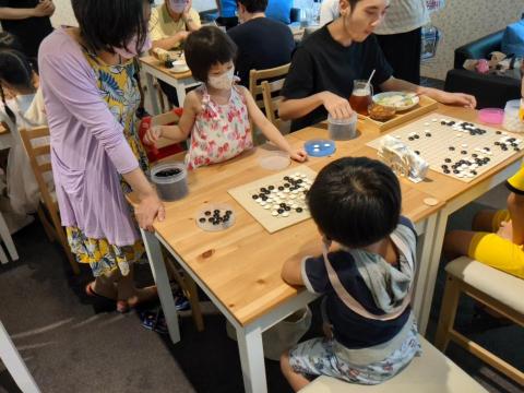 小樹爸爸 KIKOPAPA - 【圍棋活動】參與棋聚 - 帶領孩子下9路棋盤練習賽