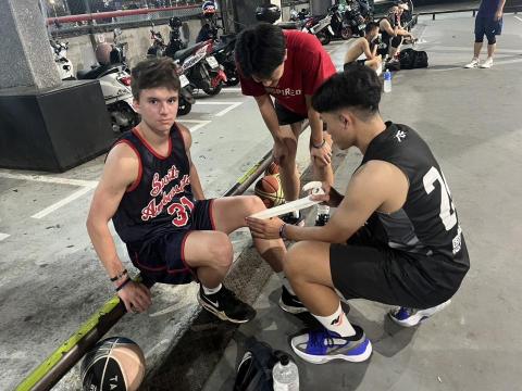 Henry Chen 兒童籃球訓練～ - 貼紮處理