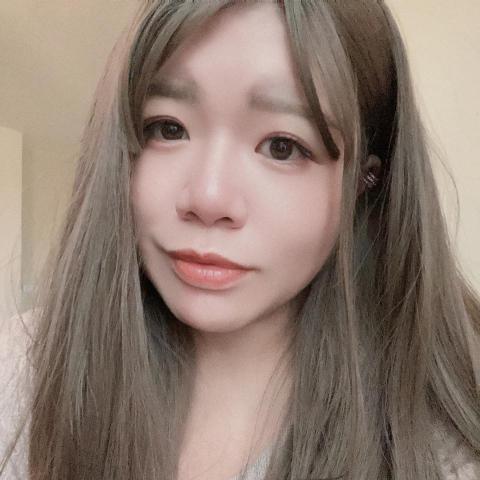 提供浪板屋服務的專家聲播主/Podcaster - Cecilia