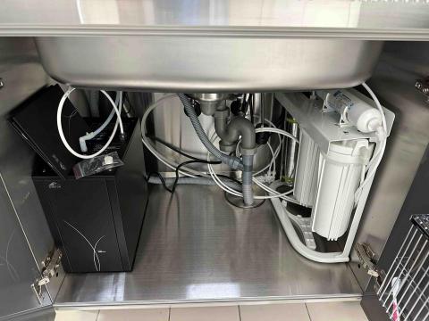 黃志勇（飛哥） - 廚下式淨水器和加熱器