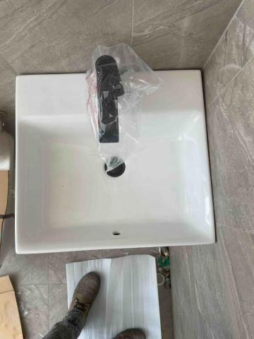 黃志勇（飛哥） - 浴櫃和臉盆安裝