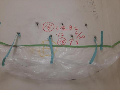 王琮貴（三哥） - 大樓地下停車場漏水～高壓灌注施工保護膜防止藥水外漏傷到地板。