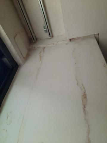 王琮貴（三哥） - 頂樓漏水引起油漆剝落有水痕～