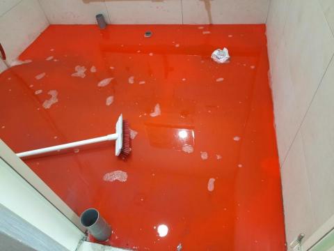 王琮貴（三哥） - 廁所漏水～加入顏料水測試中