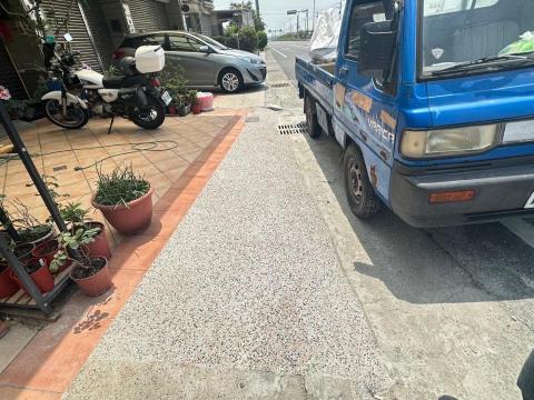 富川土木包工業 - 抿石子