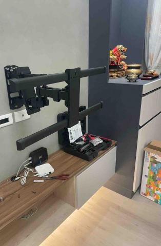 雄毅工程行 - 電視支架安裝（矽酸鈣板）