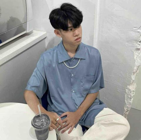 提供時薪計算服務的專家施文喆