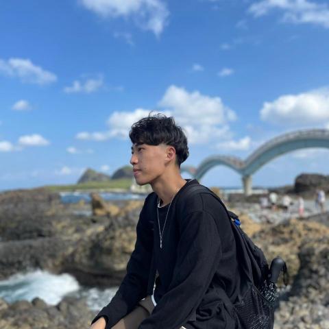 提供高中物理服務的專家林士凱-數理化家教