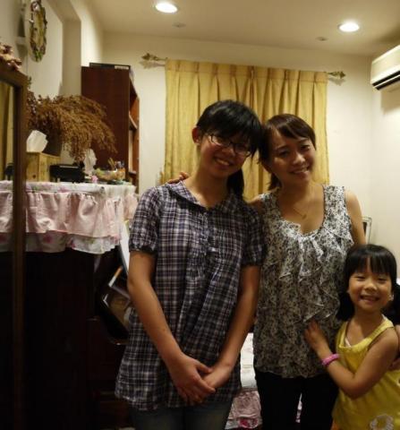 林老師-鋼琴/教會司琴、歌唱/敬拜發聲法教學 - 這位被我教了6年的學生，超認真又超優秀的！每次上課都是愉快的饗宴~~