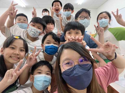 Winnie 簡老師 - 小四學期結束大合照