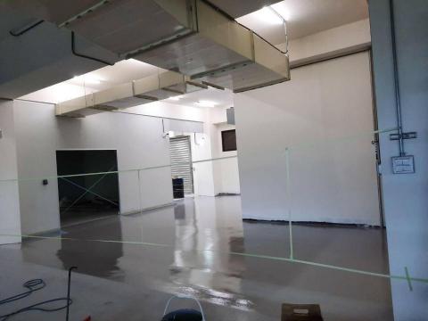 王琮貴（三哥） - 地下停車場eposy環氧樹脂施工中