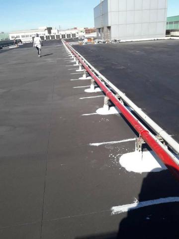 王琮貴（三哥） - 大樓頂樓防水隔熱工程施工中