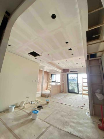 亮彩油漆工程 - 批土