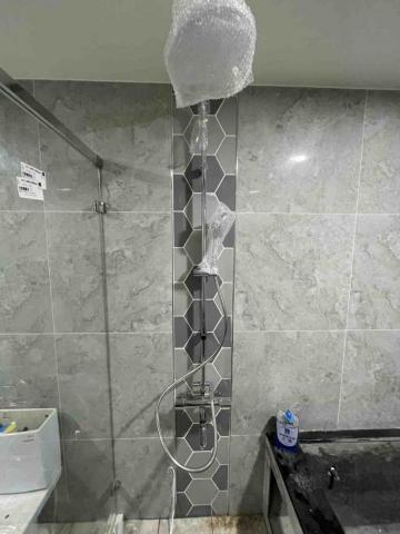 黃彥華 - 淋浴柱安裝