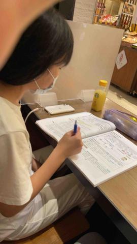 周老師 -  教授國二理化