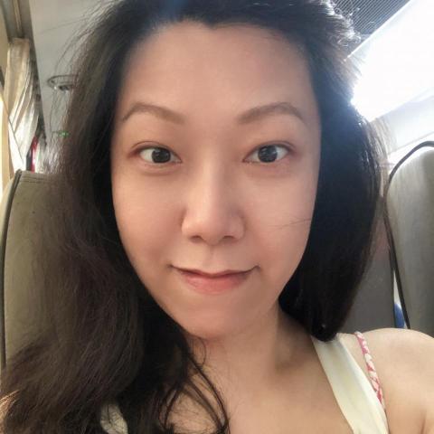 提供實木板服務的專家杜小姐