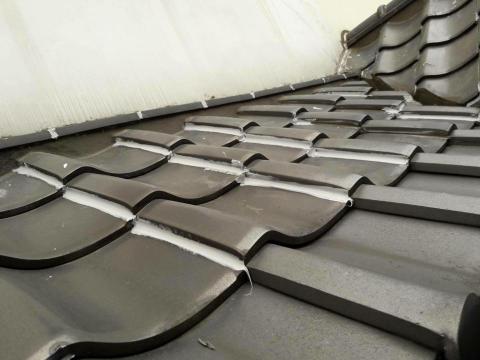 王琮貴（三哥） - 日式琉璃瓦矽力康防水施作