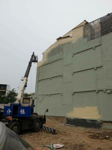 王琮貴（三哥） - 外牆防水工程施工中