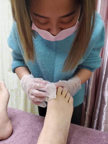 安妍工作室 - 腳趾除毛