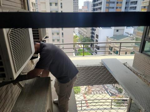 得門空調行 - 檢修大樓室外機