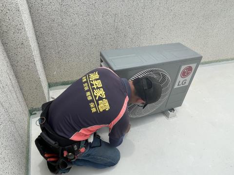 李建鴻 - 安裝冷氣